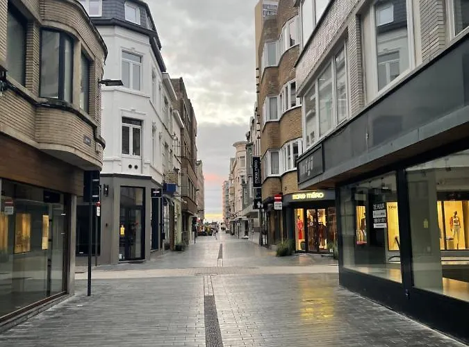 Les Charmes D'ostende Aparthotel 4*