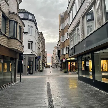 Les Charmes D'ostende Aparthotel 4*